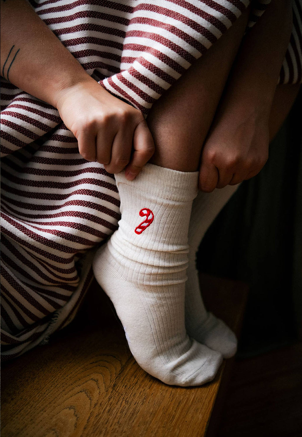Gerippte Socken Stickerei 1 Paar